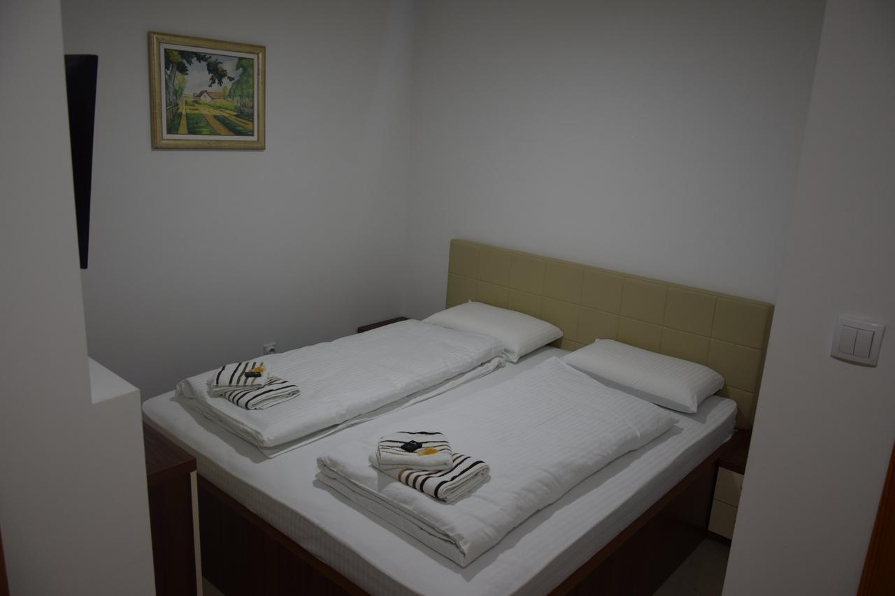 Guest House Agropapuk Šid Extérieur photo